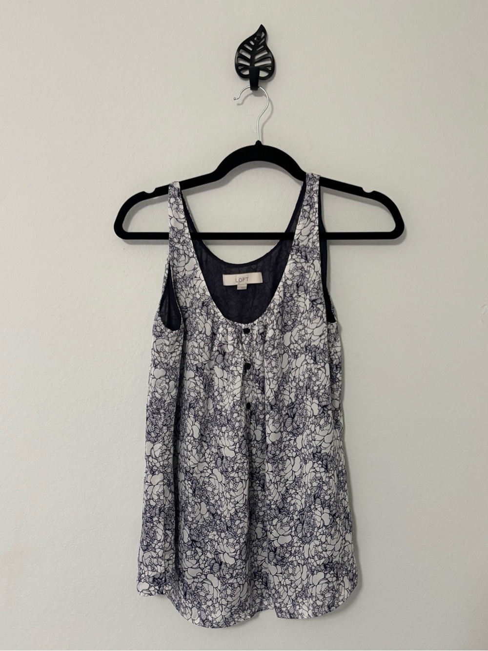 🌸 LOFT Floral Print Button-Front Swing Tank sz S